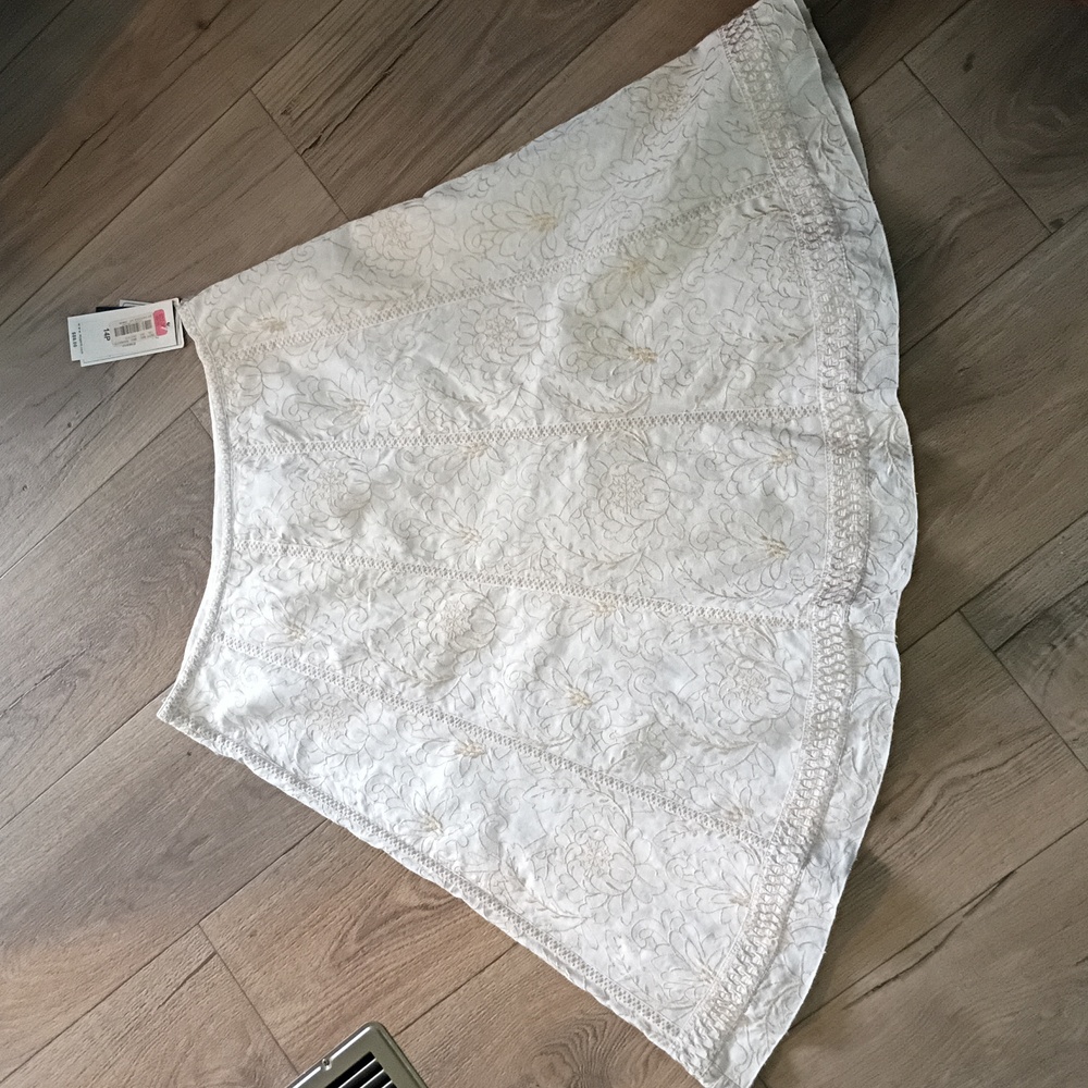 Peter Nygard Cream And Gold Embroidered Floral A-Line Skirt Gorgeous